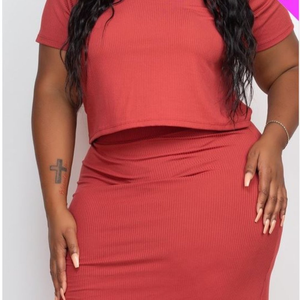 Plus Short Sleeve Ribbed Top & Midi Skirt Set